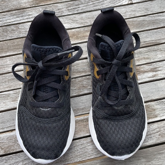 Nike Kids' Grade School Legend React Running Shoes GUC - Picture 3 of 6